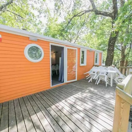 Zecamping 4 étoiles Animé Piscine Couvertedans La Foret Proche De La Campeggio