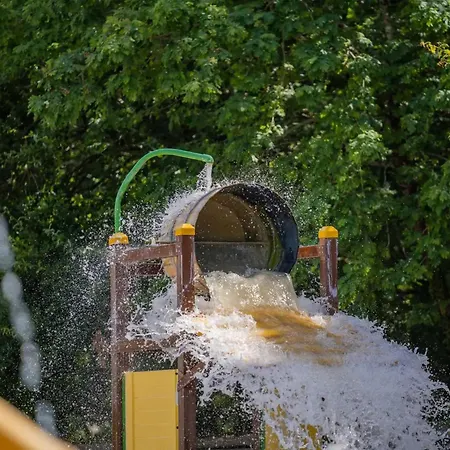 Zecamping 4 étoiles Animé Piscine Couvertedans La Foret Proche De La Campeggio *