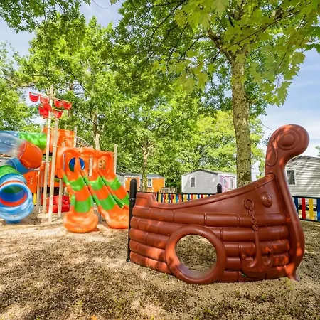 Camping - Piscine - Ccbbggf