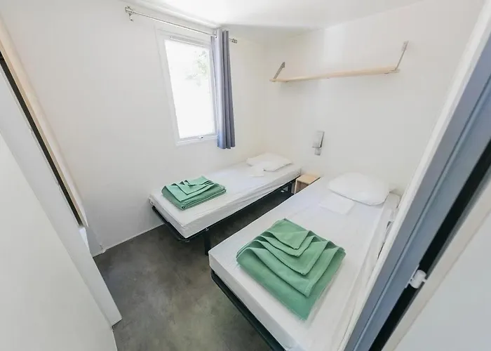 Camping - Piscine - Ccbbggf