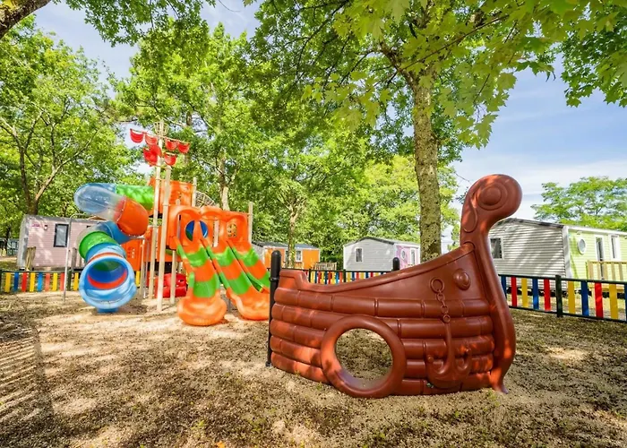 Camping - Piscine - Ccbbggf